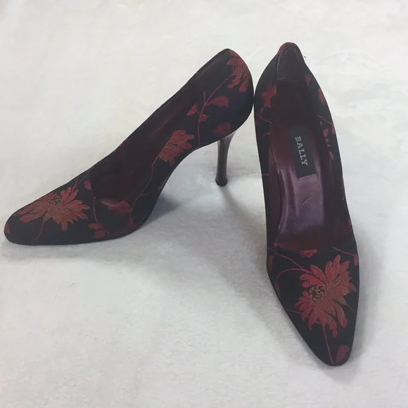 VINTAGE BALLY RED AND BLACK FLORAL PRINT STILETTO HEELS - Picture 2 of 6
